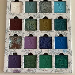 Wicked Widow beauty Sissorhands Two Palette